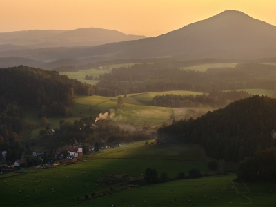 Late summer dusk --- Pozdně letní soumrak