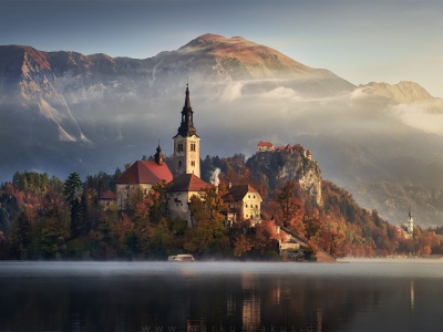 Podzimní jezero Bled --- Autumn Bled lake