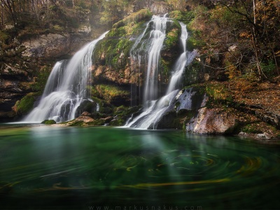 Dreamy waterfall --- Snový vodopád