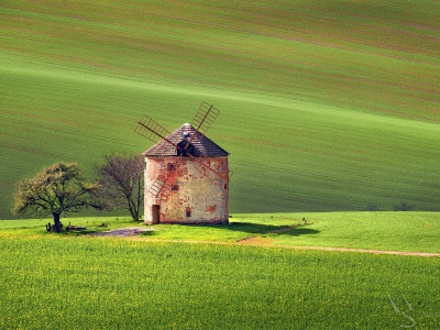 South Moravian windmill --- Jihomoravský větrný mlýn